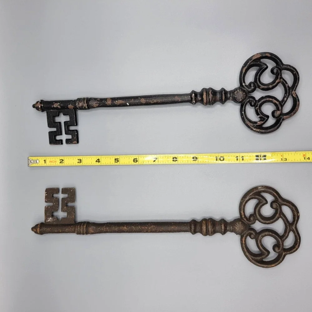 Vintage Metal Decorative Skeleton Keys Set Of 2 Black Brown 14